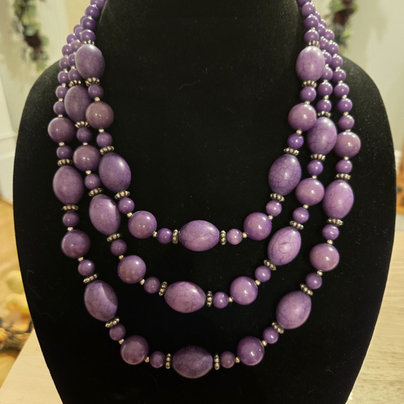 Elegant Purple Beaded Necklace - Picture 1 of 4